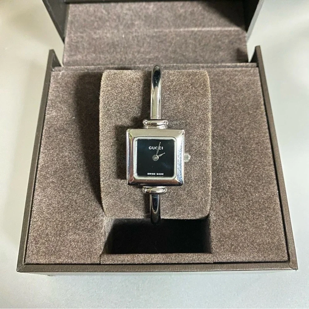Auth Gucci 1900L Watch‎ Sapphire Crystal Silvertone Swiss Made Water Resistant